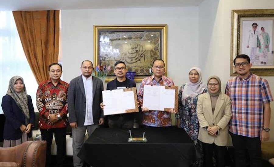 Wali Kota Makassar Danny Pomanto dan Kru KabarMakassar.